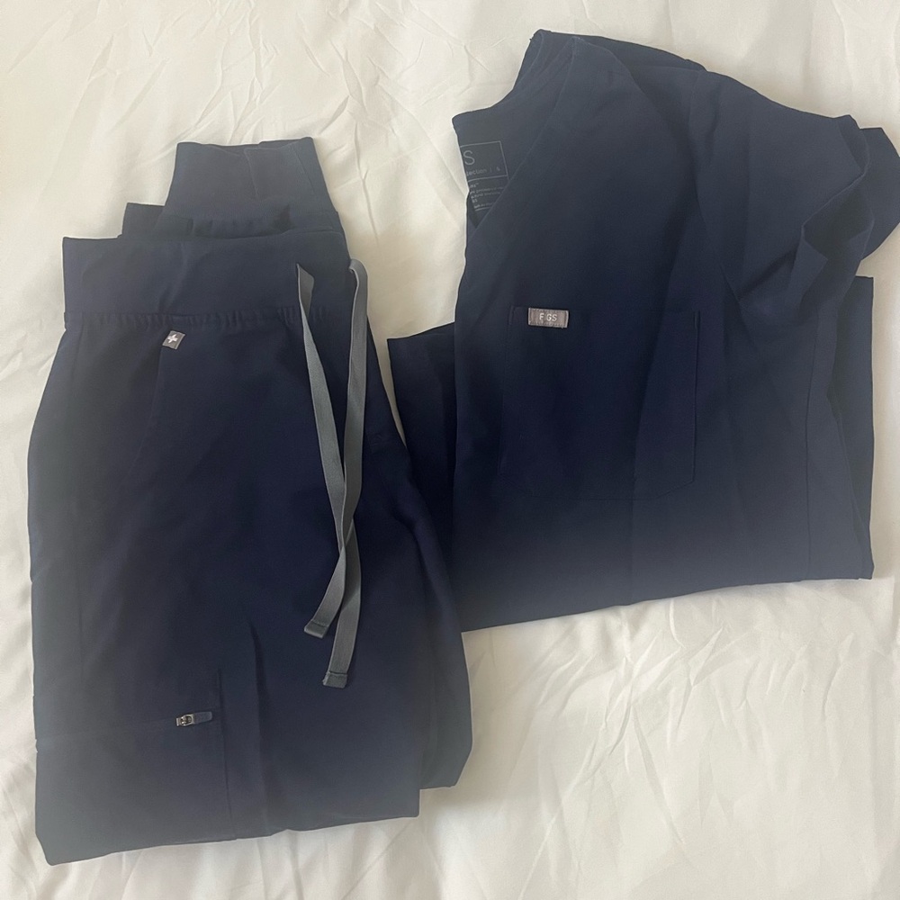 Figs Scrub Set